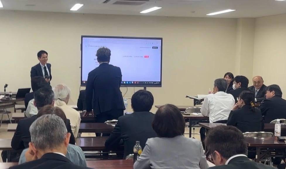 参加者の質問に回答するデジタル庁加藤企画官